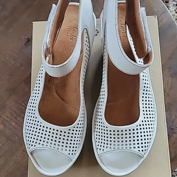 White Clarks Artisan Wedge - Picture 3 of 6